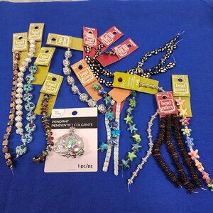 Set of 16 Mixed New Beads